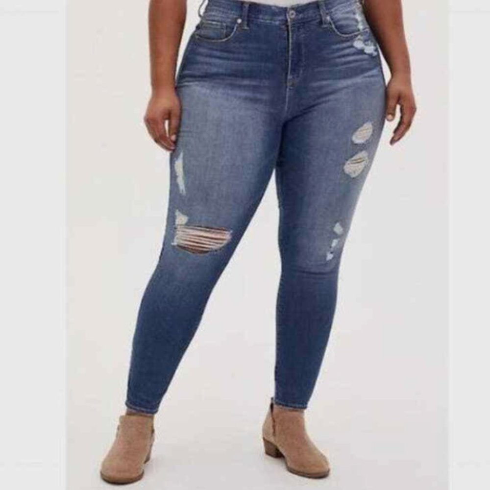 Torrid Sky High Skinny Jeans Premium Stretch Distressed Pockets Blue Size 24R